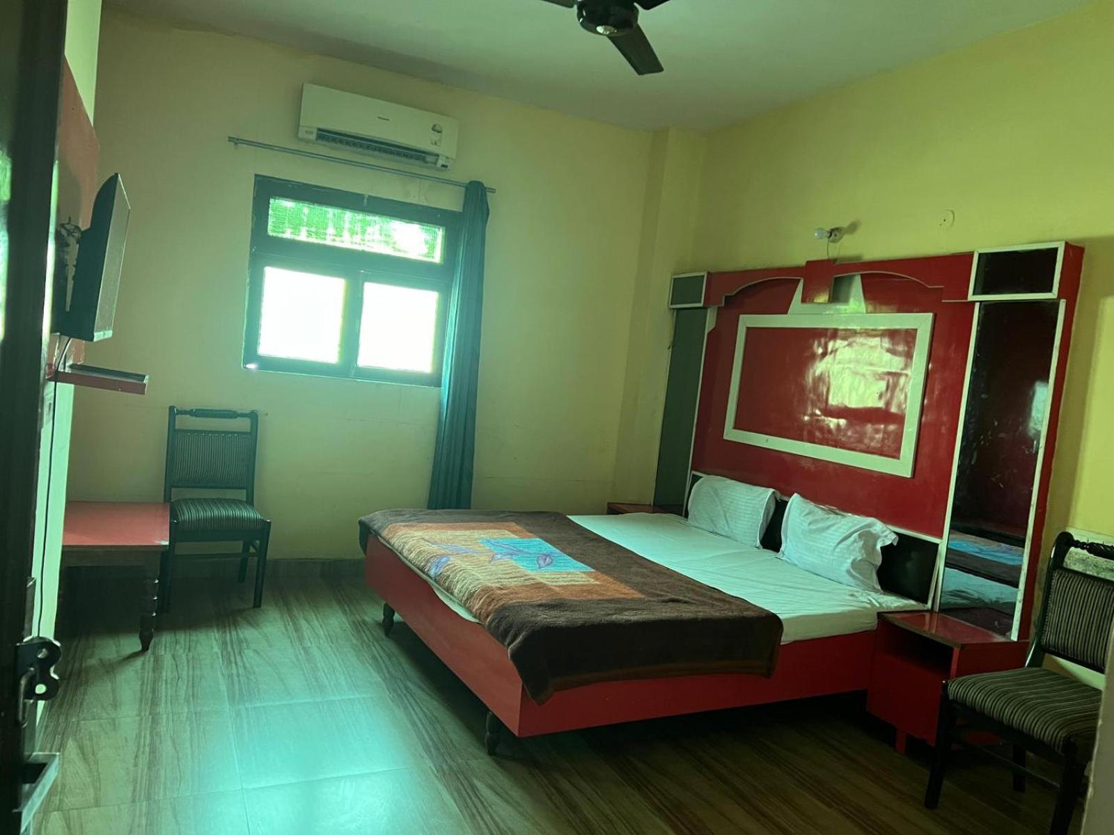 Hotel Skylark Амритсар Екстериор снимка