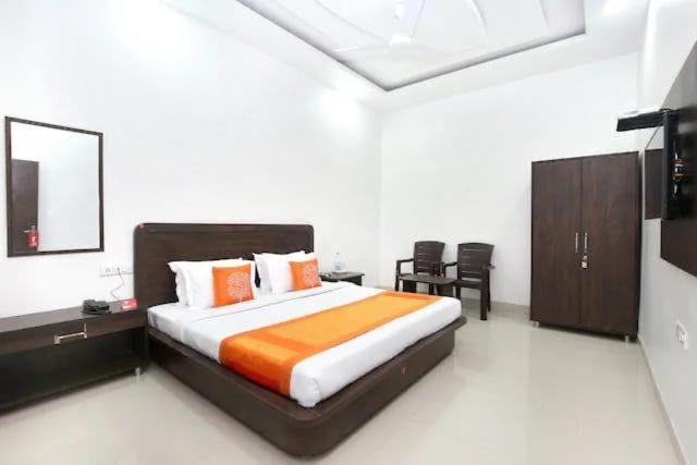 Hotel Skylark Амритсар Екстериор снимка