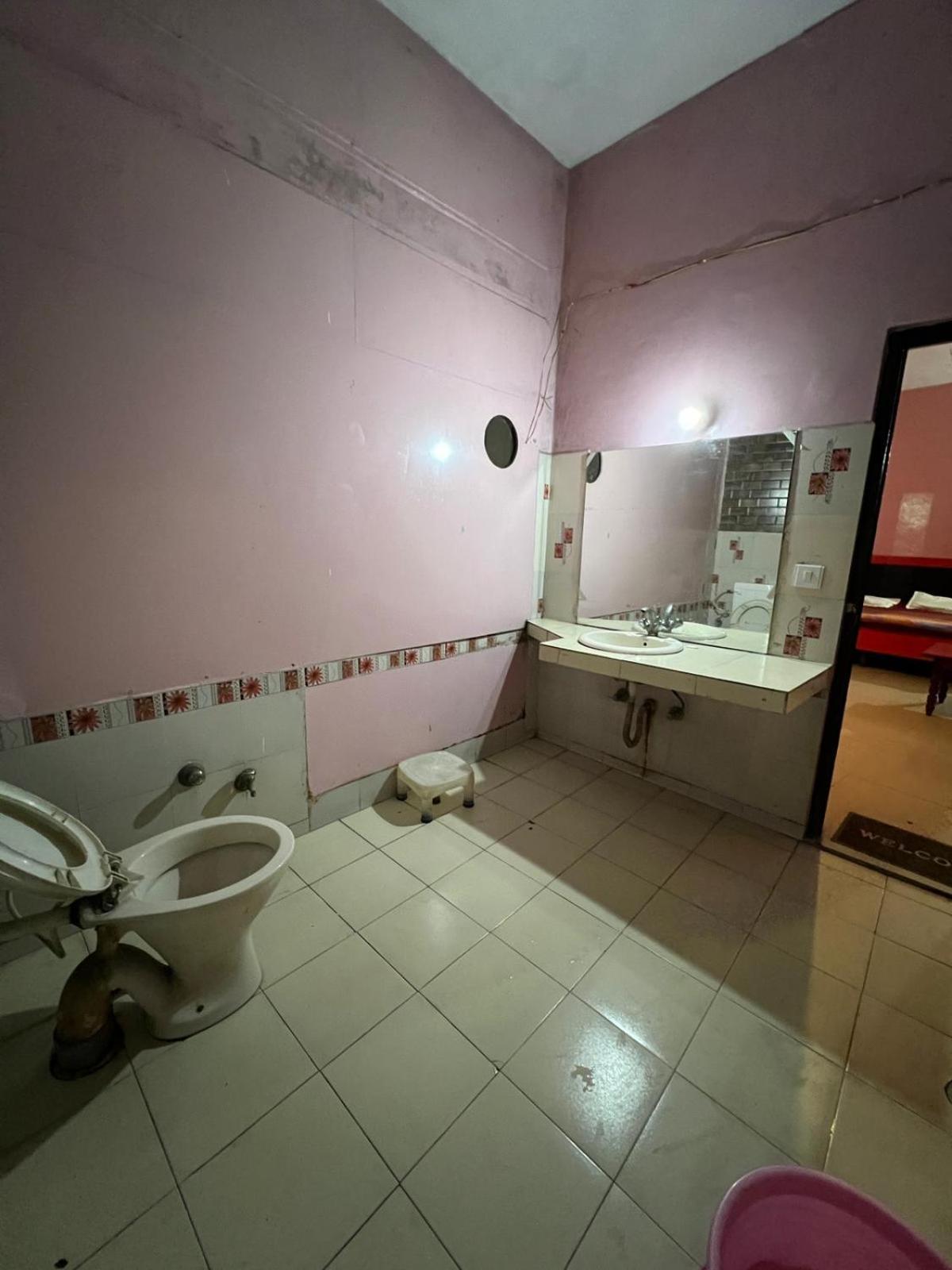 Hotel Skylark Амритсар Екстериор снимка