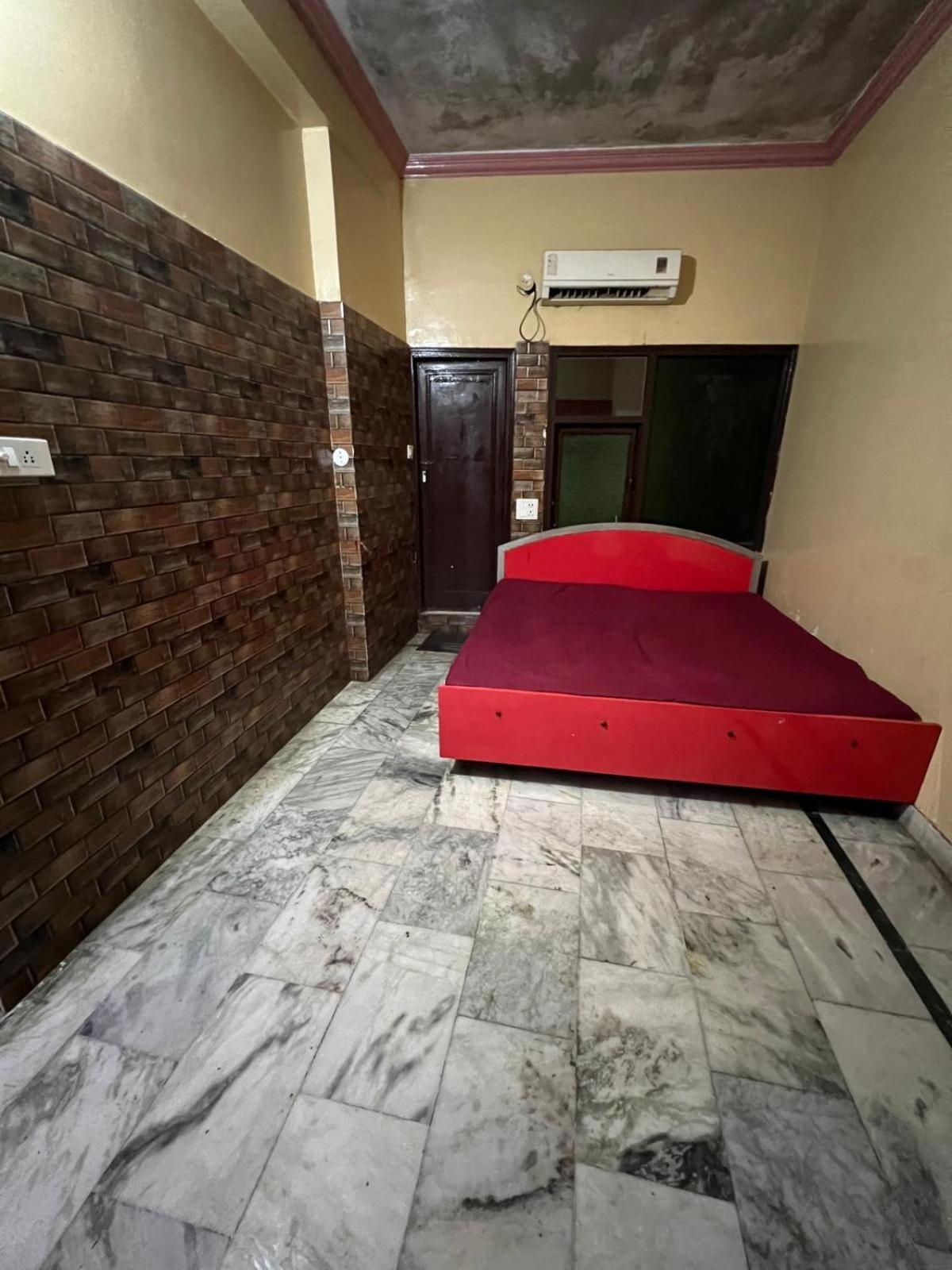Hotel Skylark Амритсар Екстериор снимка