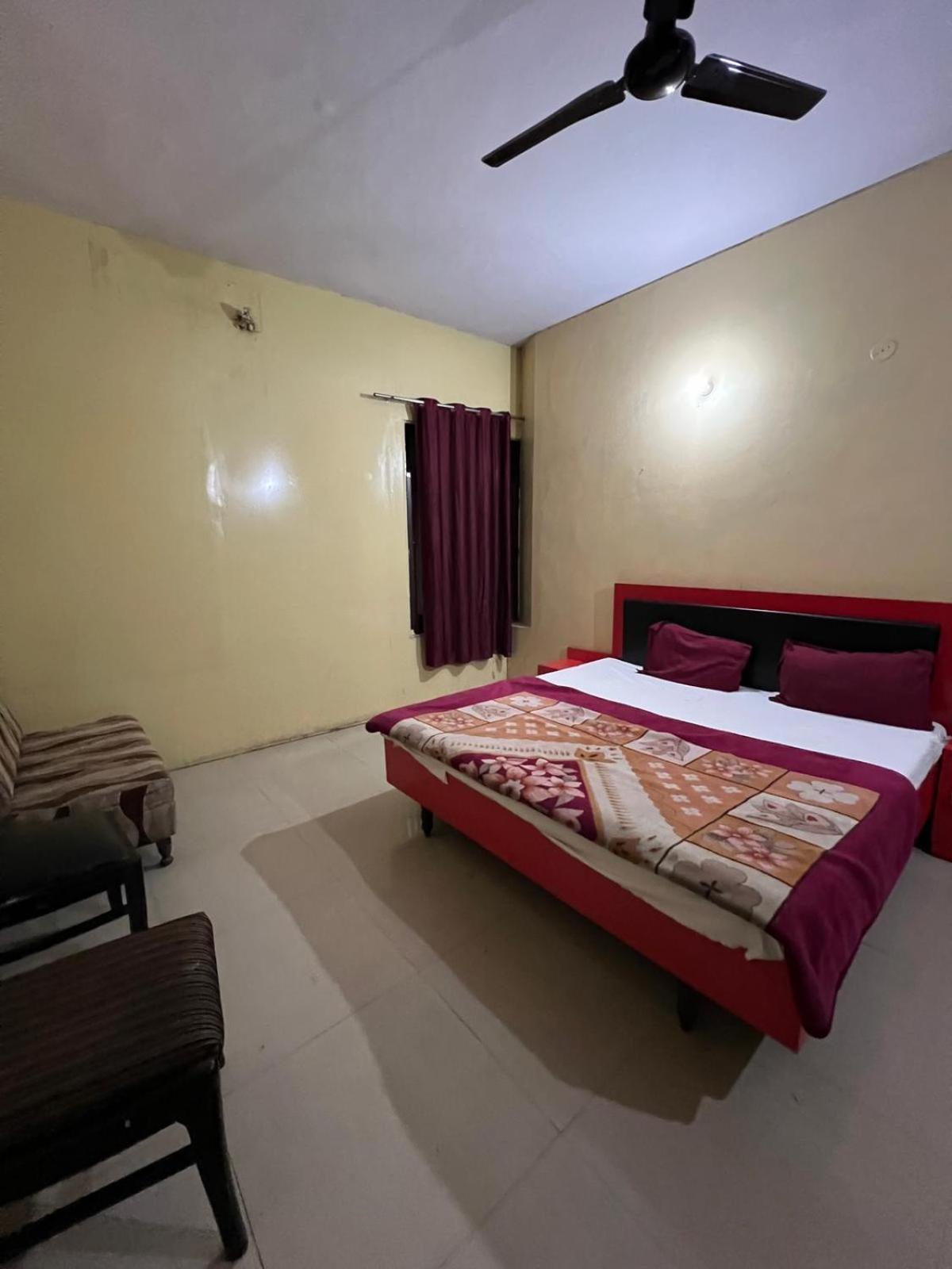 Hotel Skylark Амритсар Екстериор снимка